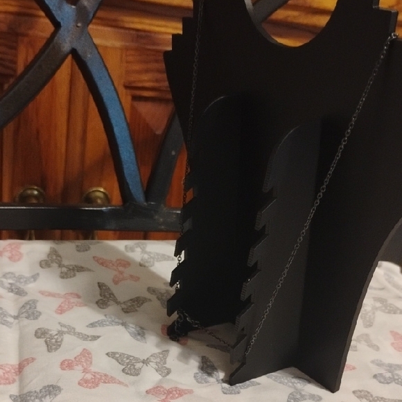 🎃 Silly Spooky Sparkle! Rhinestone Skeleton Pendant Necklace - Picture 3 of 4